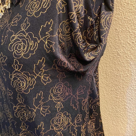 Epic USA Gold Rose Trace Design on Black Maxi Skirt with Back Split - Picture 12 of 16